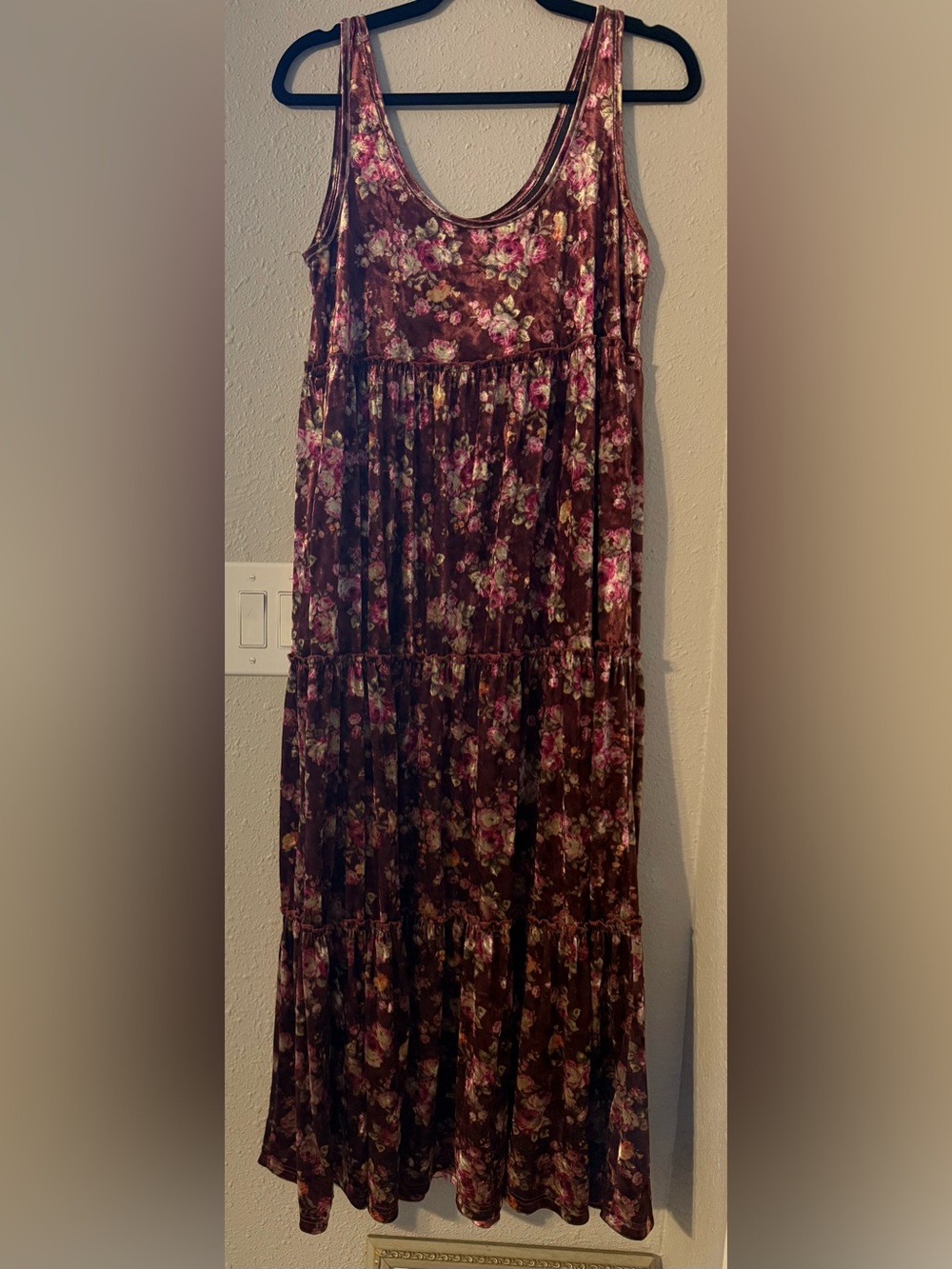 NATURAL LIFE KARLIE VELVET
MAXI DRESS - Picture 3 of 7